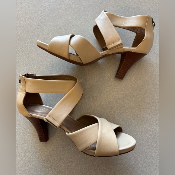 Clark’s Artisan Taupe Cross Top Kitten Heel 40s Style Shoes - Picture 1 of 8